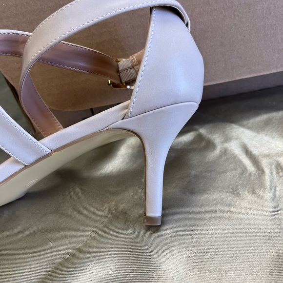 Journey Riva Pumps - Picture 3 of 13